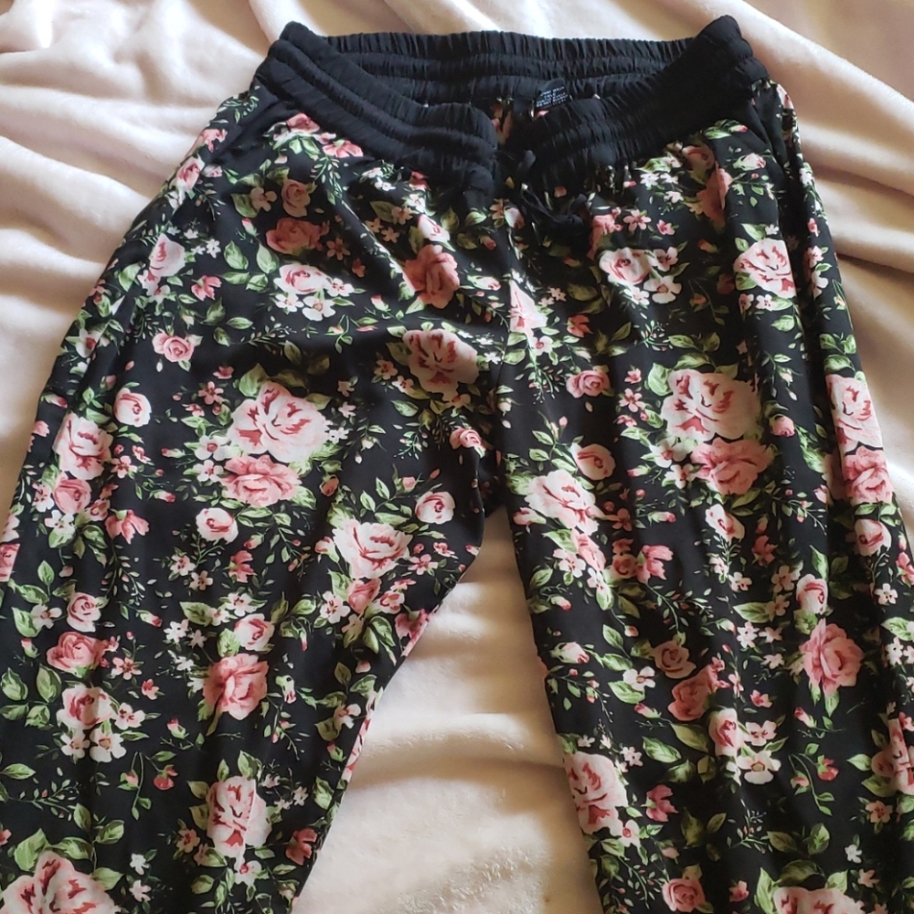 Vintage Grey Floral Jogger_Plus main image 0